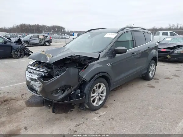 1FMCU0HD4JUA95760 2018 FORD ESCAPE - Image 2