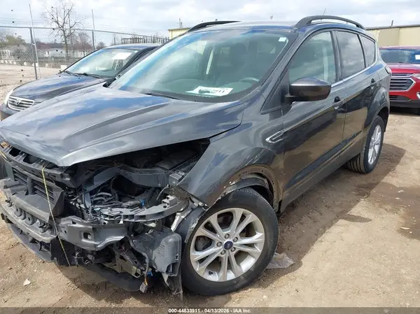 1FMCU0HD4JUD02860 2018 FORD ESCAPE - Image 2