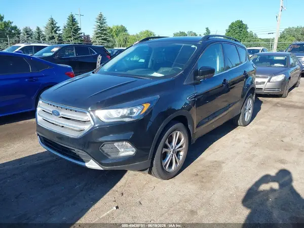 1FMCU0HD4JUD56837 2018 FORD ESCAPE - Image 2