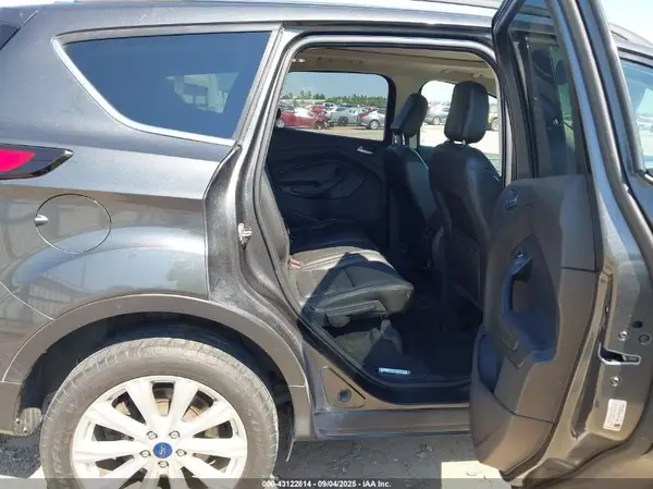 1FMCU0HD4KUA05198 2019 FORD ESCAPE - Image 8