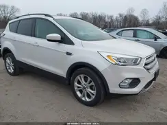 1FMCU0HD5JUA47328 2018 FORD ESCAPE