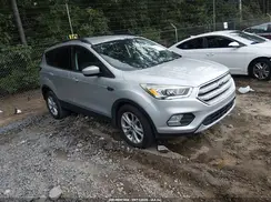 1FMCU0HD5JUB76797 2018 FORD ESCAPE