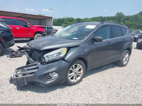 1FMCU0HD5JUC00421 2018 FORD ESCAPE - Image 2