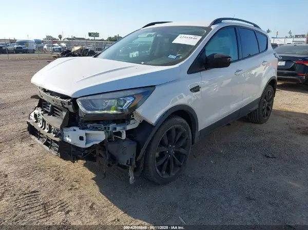 1FMCU0HD5JUC47870 2018 FORD ESCAPE - Image 2
