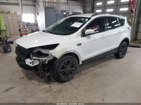 1FMCU0HD6JUA75557 2018 FORD ESCAPE - Image 2
