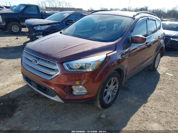1FMCU0HD6JUB10260 2018 FORD ESCAPE - Image 2