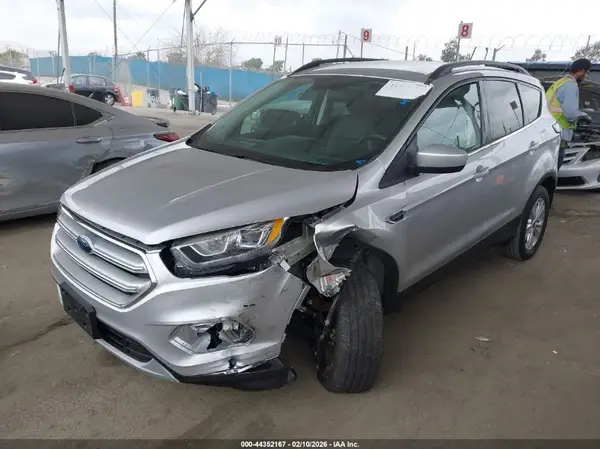 1FMCU0HD7JUA10149 2018 FORD ESCAPE - Image 2