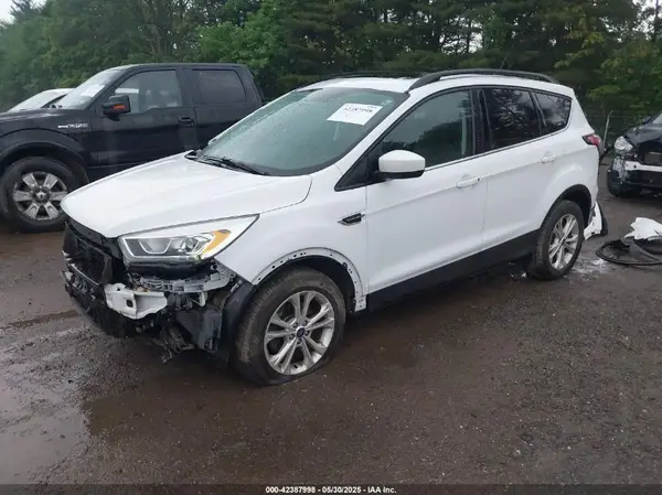 1FMCU0HD7JUA61943 2018 FORD ESCAPE - Image 2