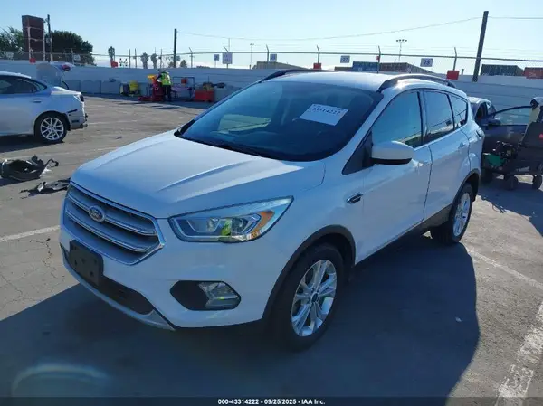 1FMCU0HD7JUD05400 2018 FORD ESCAPE - Image 2