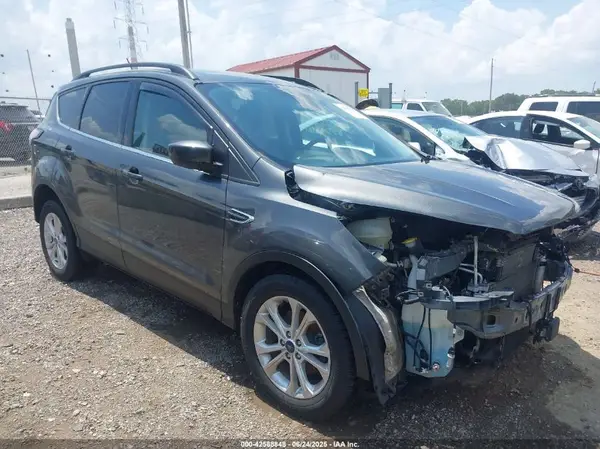 1FMCU0HD8JUA21354 2018 FORD ESCAPE - Image 1
