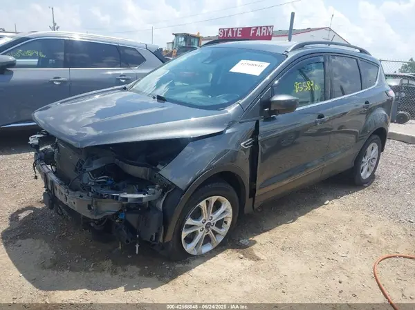 1FMCU0HD8JUA21354 2018 FORD ESCAPE - Image 2