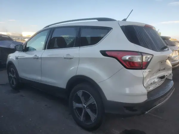 1FMCU0HD8JUA24061 2018 FORD ESCAPE - Image 2