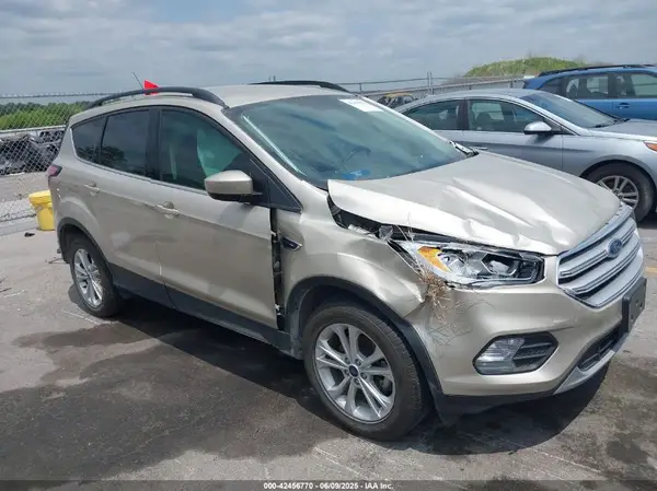 1FMCU0HD8JUC47328 2018 FORD ESCAPE - Image 1