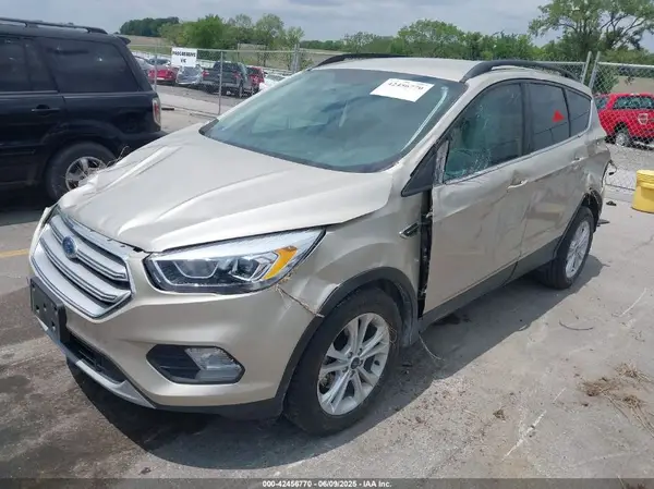 1FMCU0HD8JUC47328 2018 FORD ESCAPE - Image 2