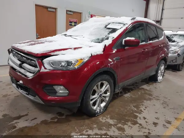 1FMCU0HD8JUC58717 2018 FORD ESCAPE - Image 2