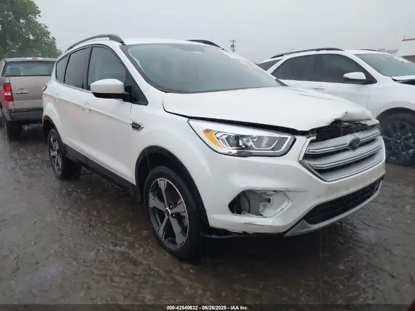 1FMCU0HD8JUC59138 2018 FORD ESCAPE - Image 1