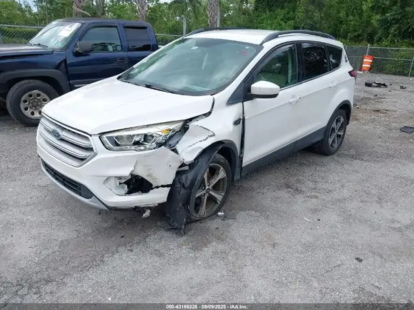 1FMCU0HD8JUC67353 2018 FORD ESCAPE - Image 2