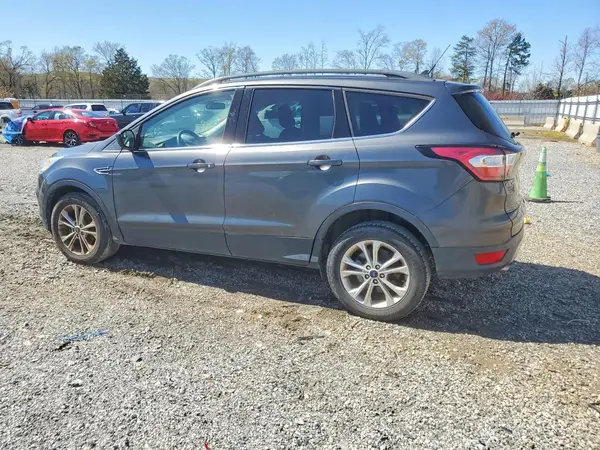 1FMCU0HD8JUC69586 2018 FORD ESCAPE - Image 2