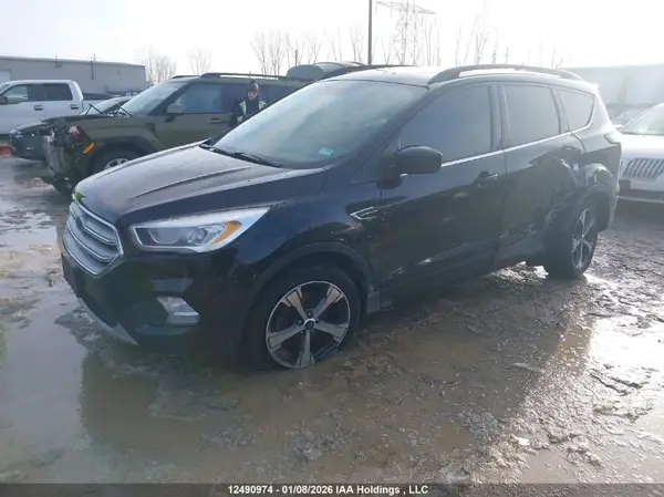 1FMCU0HD8JUD32556 2018 FORD ESCAPE - Image 2