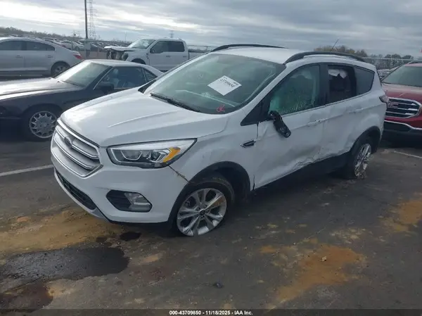 1FMCU0HD8JUD34159 2018 FORD ESCAPE - Image 2