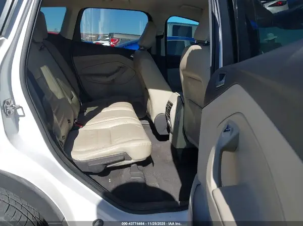 1FMCU0HD8KUA34686 2019 FORD ESCAPE - Image 8