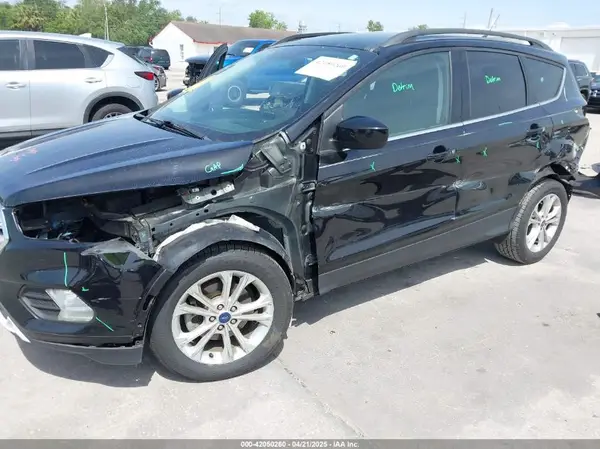 1FMCU0HD8KUB95331 2019 FORD ESCAPE - Image 2