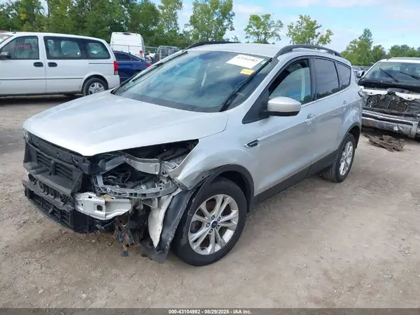 1FMCU0HD9JUA20598 2018 FORD ESCAPE - Image 2