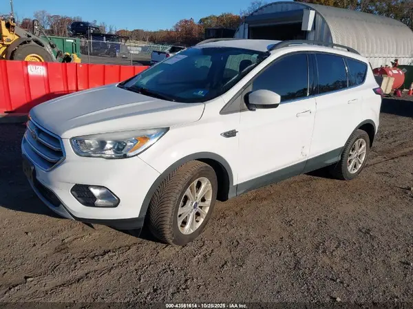 1FMCU0HD9JUA68599 2018 FORD ESCAPE - Image 2