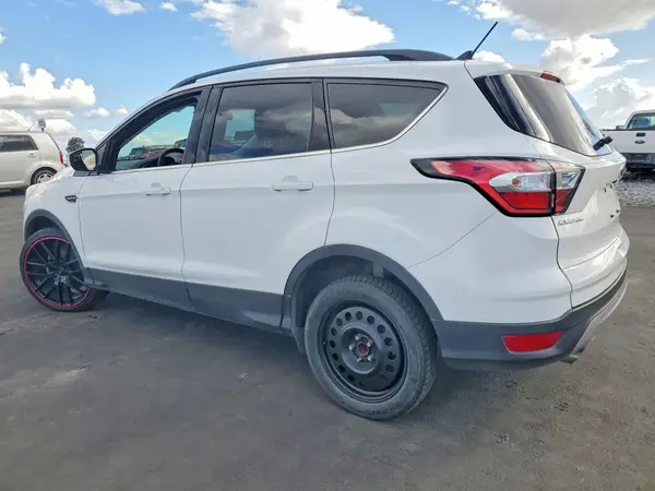 1FMCU0HD9JUA72166 2018 FORD ESCAPE - Image 2