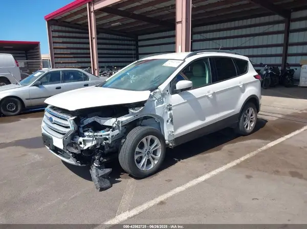 1FMCU0HD9JUA86388 2018 FORD ESCAPE - Image 2