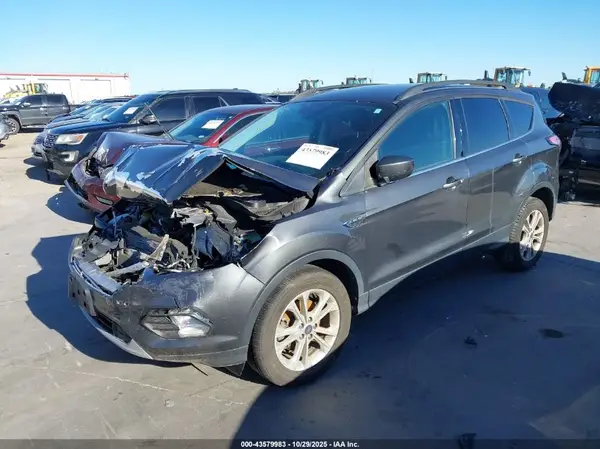 1FMCU0HD9JUB37162 2018 FORD ESCAPE - Image 2