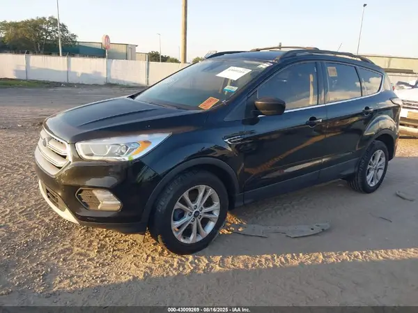 1FMCU0HD9JUB96955 2018 FORD ESCAPE - Image 2