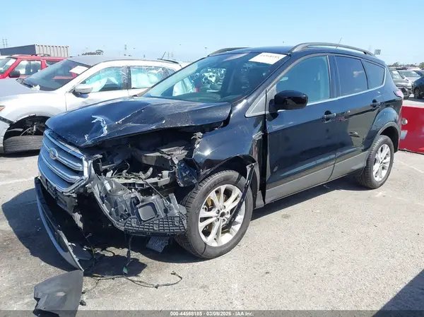 1FMCU0HD9JUC60217 2018 FORD ESCAPE - Image 2