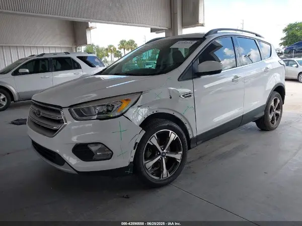 1FMCU0HDXJUB97175 2018 FORD ESCAPE - Image 2