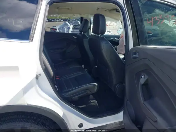1FMCU0HDXKUA01687 2019 FORD ESCAPE - Image 8