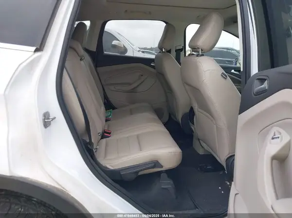 1FMCU0HDXKUB57261 2019 FORD ESCAPE - Image 8