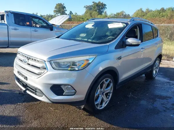 1FMCU0J90HUA09568 2017 FORD ESCAPE - Image 2