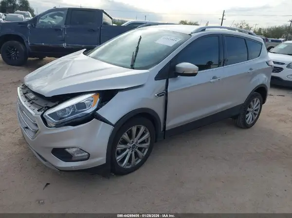1FMCU0J90HUA82763 2017 FORD ESCAPE - Image 2