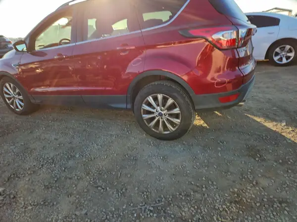 1FMCU0J90HUA94704 2017 FORD ESCAPE - Image 2