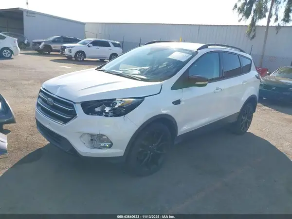 1FMCU0J90HUB29788 2017 FORD ESCAPE - Image 2