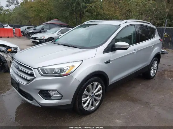 1FMCU0J90HUB80160 2017 FORD ESCAPE - Image 2
