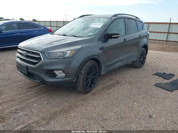 1FMCU0J91HUB51640 2017 FORD ESCAPE - Image 2