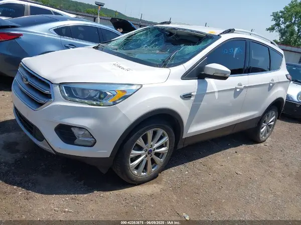 1FMCU0J91HUB79745 2017 FORD ESCAPE - Image 2