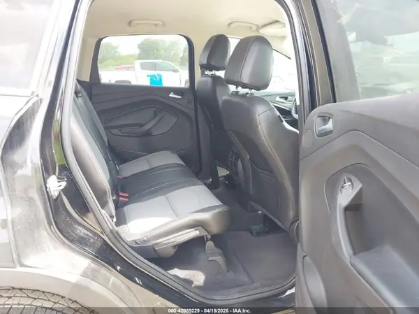 1FMCU0J91HUC13795 2017 FORD ESCAPE - Image 8