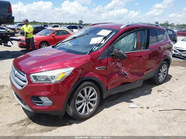 1FMCU0J91HUC84446 2017 FORD ESCAPE - Image 2
