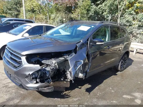 1FMCU0J91HUD34701 2017 FORD ESCAPE - Image 2