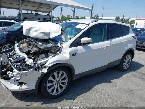 1FMCU0J91HUD85387 2017 FORD ESCAPE - Image 2