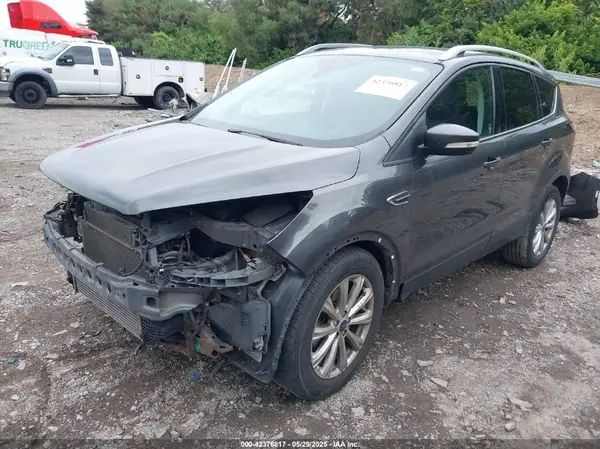 1FMCU0J91HUF10355 2017 FORD ESCAPE - Image 2