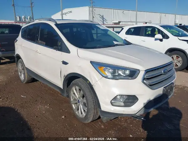 1FMCU0J91JUA22352 2018 FORD ESCAPE - Image 1