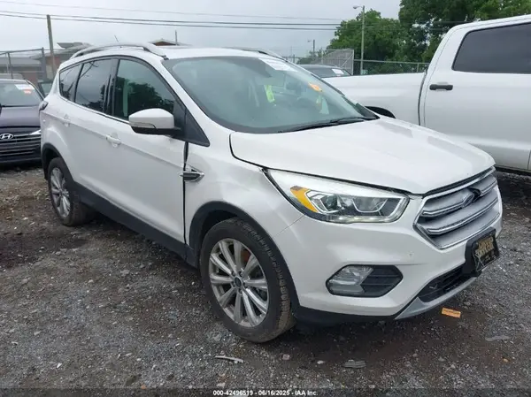1FMCU0J92HUC20321 2017 FORD ESCAPE - Image 1